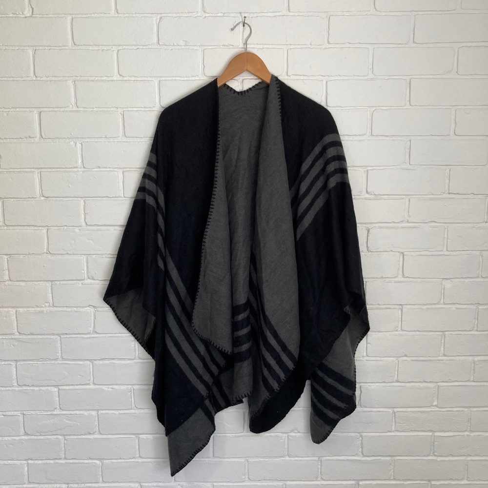 BB Dakota Reversible Black and Grey Shawl Poncho